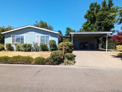 Photo 3 of 25 of home located at 655 NE Burnett Road, Sp. #12 McMinnville, OR 97128