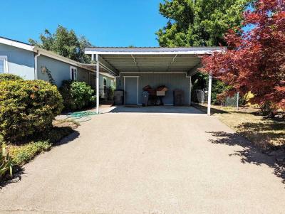 Photo 4 of 25 of home located at 655 NE Burnett Road, Sp. #12 McMinnville, OR 97128