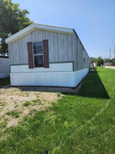 Mobile Home at 12 Weavers Ct Paxton, IL 60957