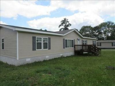 Mobile Home at 54 Ltd Dr Newberry, SC 29108