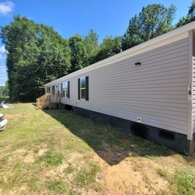 Mobile Home at 160 Shore Dr Fair Play, SC 29643