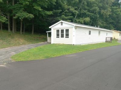 Mobile Home at 1300 Michigan Avenue, Site # 4 Iron Mountain, MI 49801