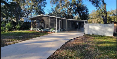 Mobile Home at 10508 Bay Hills Cir Comes With Land! Thonotosassa, FL 33592