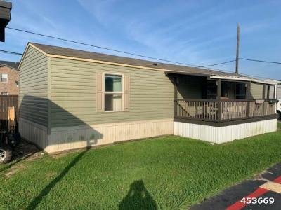 Mobile Home at Meadowlark Rv & Mhp 3001 8th St Trlr 48 Port Neches, TX 77651