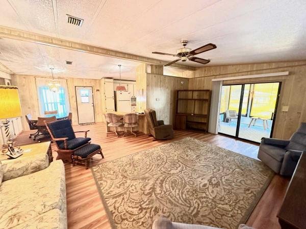 1985 Barr Manufactured Home