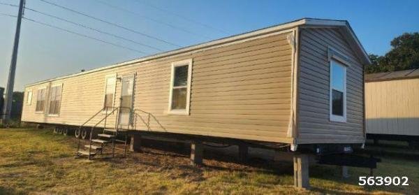 Photo 1 of 2 of home located at Apple Mobile Home Express Inc. 2416 N. Hwy 175 Seagoville, TX 75159