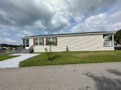 Photo 3 of 21 of home located at 424 Falcon Crest W. Plant City, FL 33565