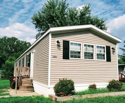 Mobile Home at 1082 Oakbrook East Jackson, MI 49201