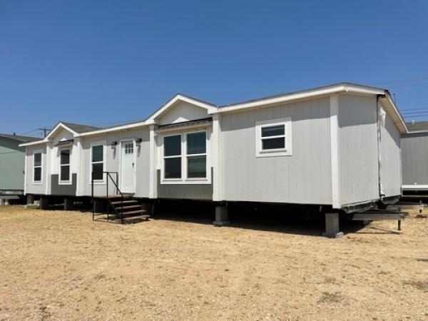 2021 BREEZE FARMHOUSE 38SLC28563EH Mobile Home For Sale