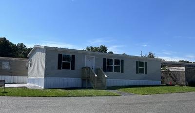 Mobile Home at 27 Woodland Ln Mertztown, PA 19539