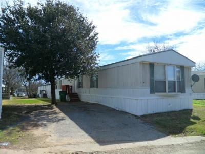 Mobile Home at 1316 Orchard Lane Lot 154 Dallas, TX 75253