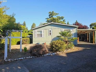 Mobile Home at 16220 SE Hearthwood Dr Clackamas, OR 97015