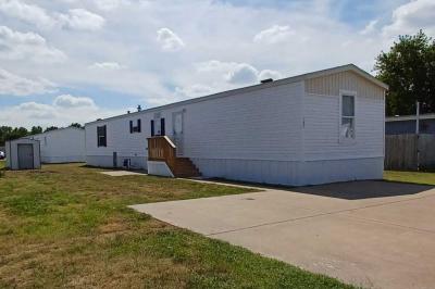 Mobile Home at 5135 S. Hydraulic St. Site #187 Wichita, KS 67216