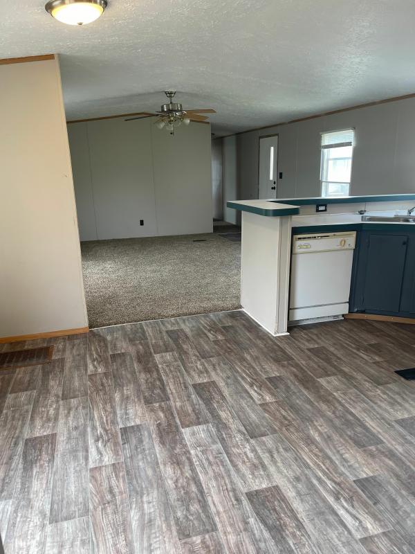 2000 Clayton Homes Inc Mobile Home For Sale
