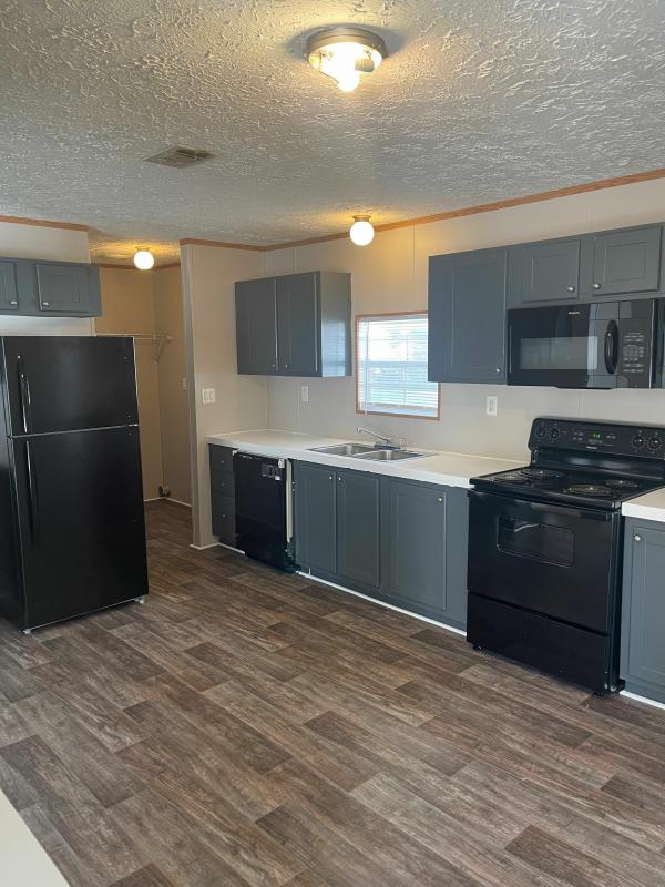 2006 Clayton Homes Inc Mobile Home For Rent 7117 SW Archer Rd Lot