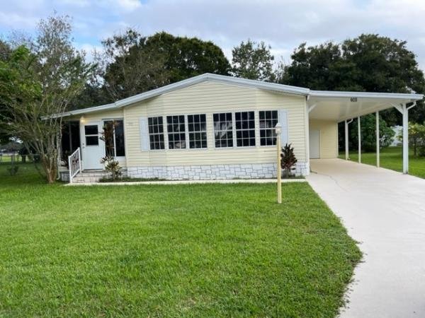 2005 Homes of Merit Mobile Home For Sale