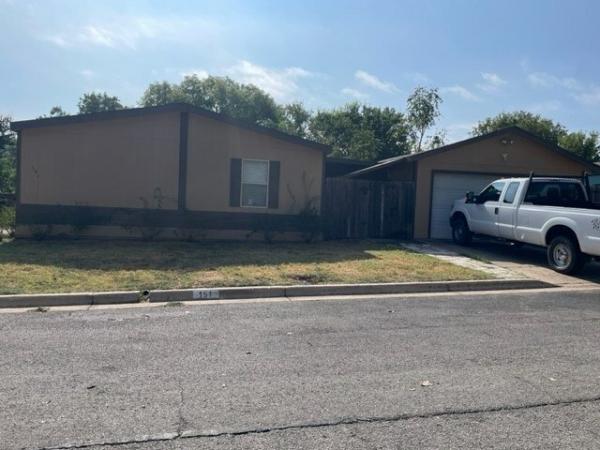 1998 REDMAN HOMES INC Mobile Home For Sale