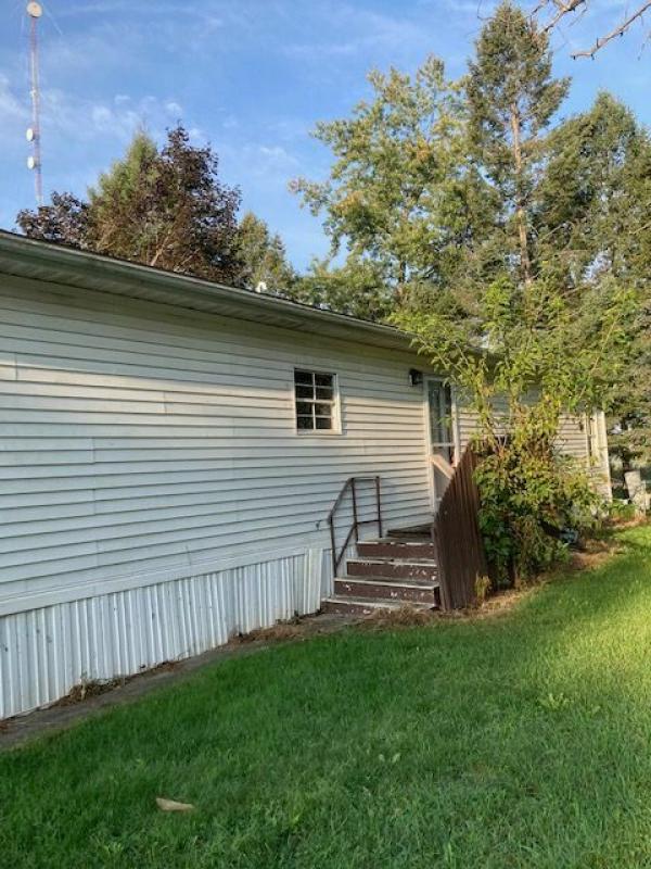 1987 Holly Park Inc Mobile Home For Sale or Rent 608 Orchard Ave