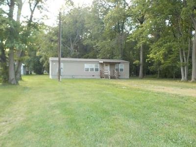 Mobile Home at 236 Emory St Flora, IL 62839