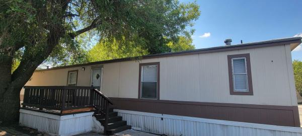 2000 Town & Country Mobile Home For Sale