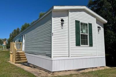 Mobile Home at 1527 W State St Lot 21 Belding, MI 48809