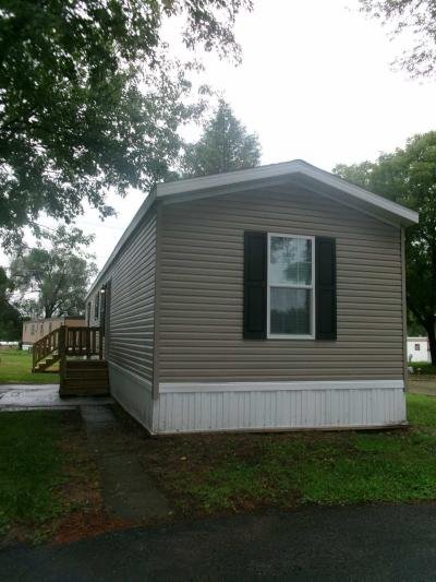 Mobile Home at 218 Pine Street Kendallville, IN 46755