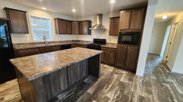 2020 Clayton - Middlebury Mobile Home For Sale