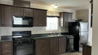 Mobile Home at 110 Pennslyvania Ave Lot 110Pa Elyria, OH 44035