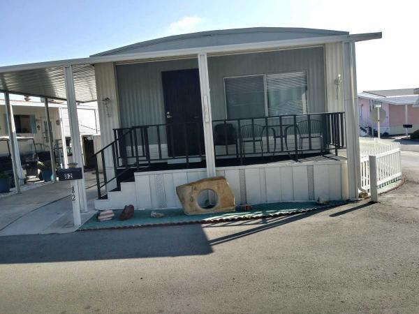 1972 gold metal Mobile Home For Sale