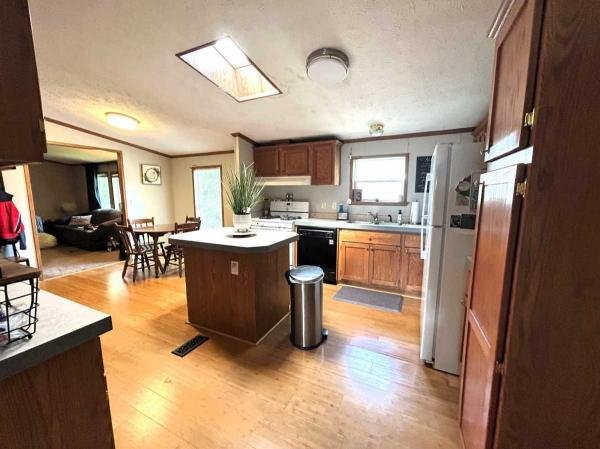 1999 Four Seasons Manufactured Home