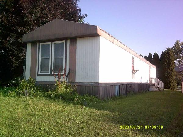 1988 Fairmont Mobile Home For Rent | 2265 W Parks Rd Saint Johns, MI