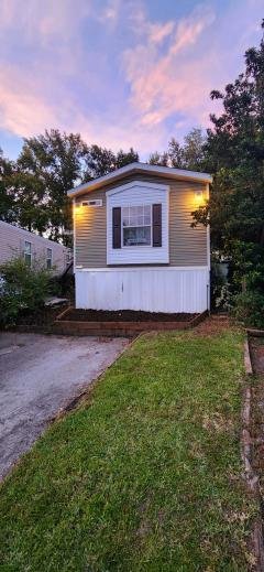 Photo 2 of 12 of home located at 500 Chaffee Rd South Jacksonville, FL 32221