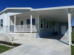Photo 4 of 20 of home located at 1658 Coralwood Lane Sarasota, FL 34234