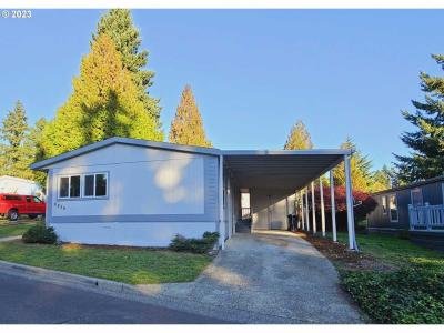 Mobile Home at 8839 SE Shadowbrook Ct Clackamas, OR 97015