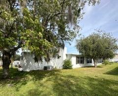 Photo 4 of 50 of home located at 12701 SE Sunset Harbor Road Lot 34 Weirsdale, FL 32195