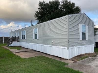 Mobile Home at 1100 Fox Meadow Dr Lot 77 Alvin, TX 77511