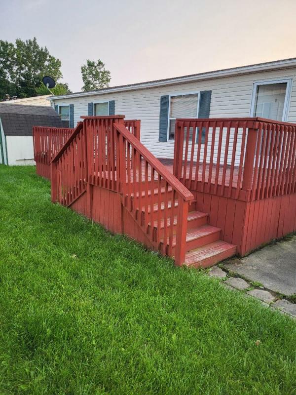 39023 Bayview Rd New Boston, MI MHVillage