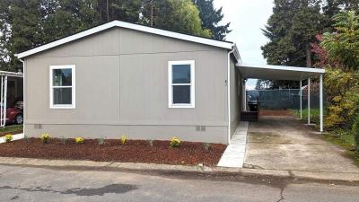 Photo 4 of 26 of home located at 1800 Lakewood Ct #81 Eugene, OR 97402