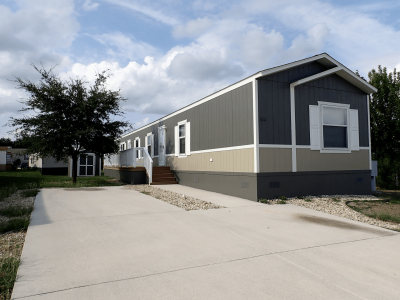 Mobile Home at 7460 Kitty Hawk Road Site 322 Converse, TX 78109