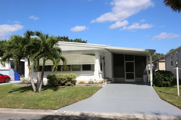 Photo 1 of 2 of home located at 8775 20th St Lot 5717 Vero Beach, FL 32966