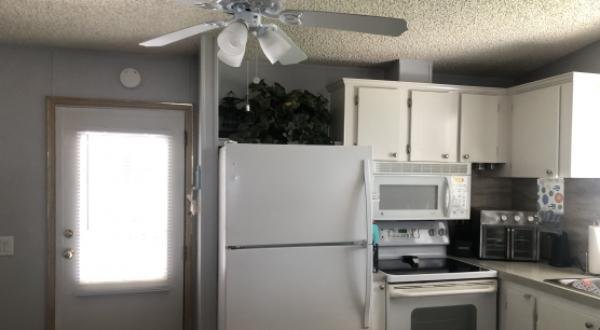1990 BARR Manufactured Home