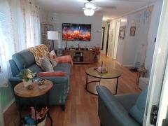 Photo 4 of 21 of home located at 13152 Orange Avenue Grand Island, FL 32735