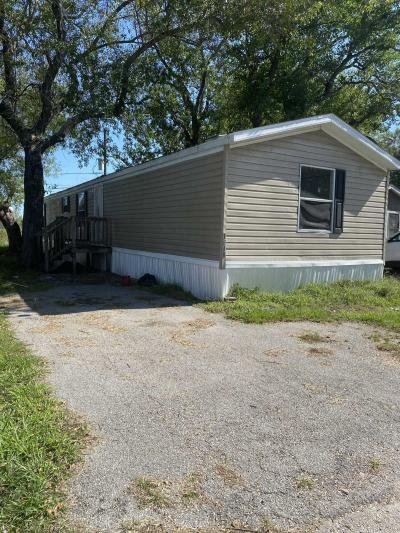 Mobile Home at 7914 Crepe Myrtle Pearland, TX 77584