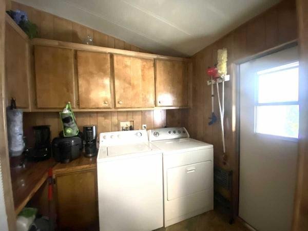 1985 Skyline Woodfield Manufactured Home