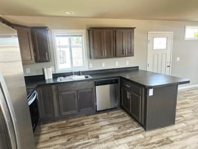 Photo 5 of 30 of home located at 2200 Lancaster Dr SE #11A Salem, OR 97317