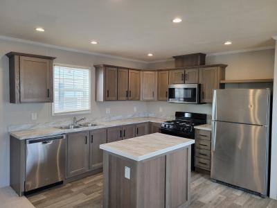 Mobile Home at 38044 Chilver #364 Clinton Township, MI 48038