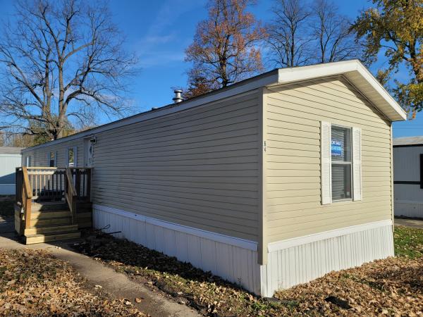 1996 Holly Park Mobile Home For Sale | 12948 S Us 31 #64 Kokomo, IN