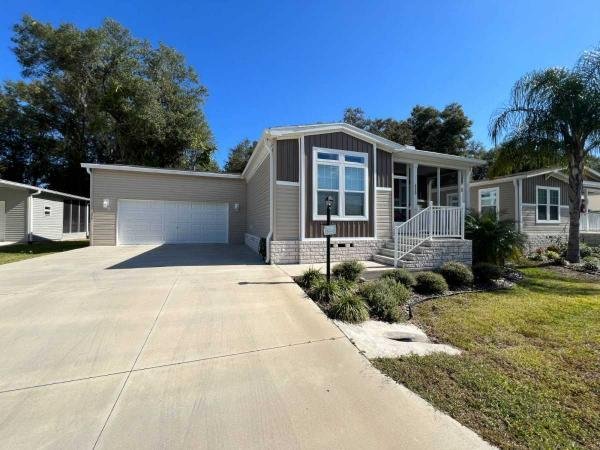 Photo 1 of 2 of home located at 429 Bemen Dr Lady Lake, FL 32159