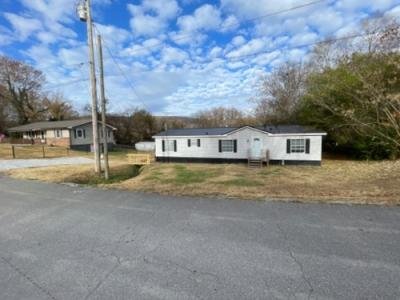 Mobile Home at 319 N Ridge Ave Rockwood, TN 37854