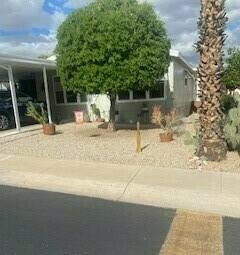 Photo 3 of 15 of home located at 2233 E. Behrend Dr. #162 Phoenix, AZ 85024